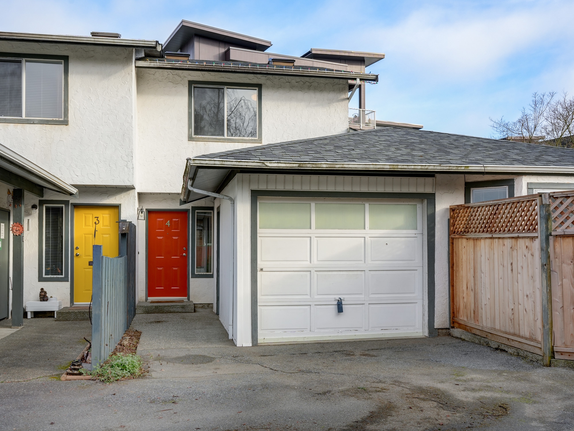 North East Sidney Townhouse for sale: 2 bedroom 930 sq.ft. (Listed 2026-02-13)