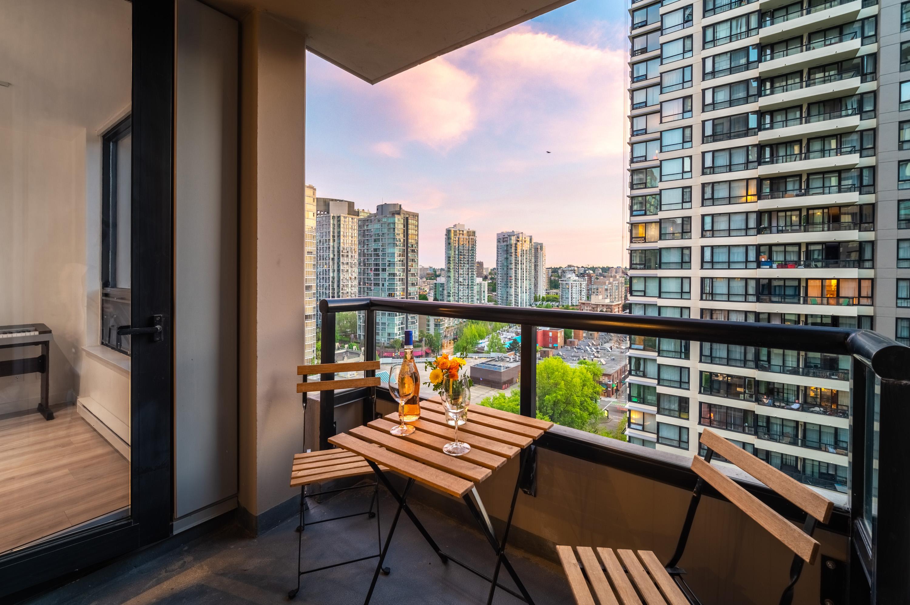 Yaletown * Condo * for sale: Yaletown Park 2 1 bedroom 589 sq.ft. (Listed 2023-05-17)