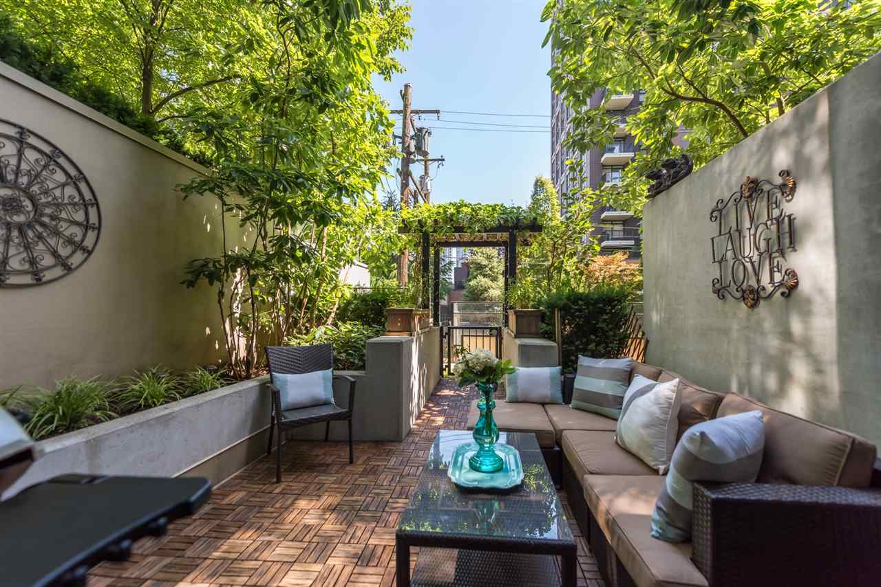 Yaletown Yaletown Townhouse for sale: Richards Living 1 bedroom 936 sq.ft. (Listed 2025-01-30)