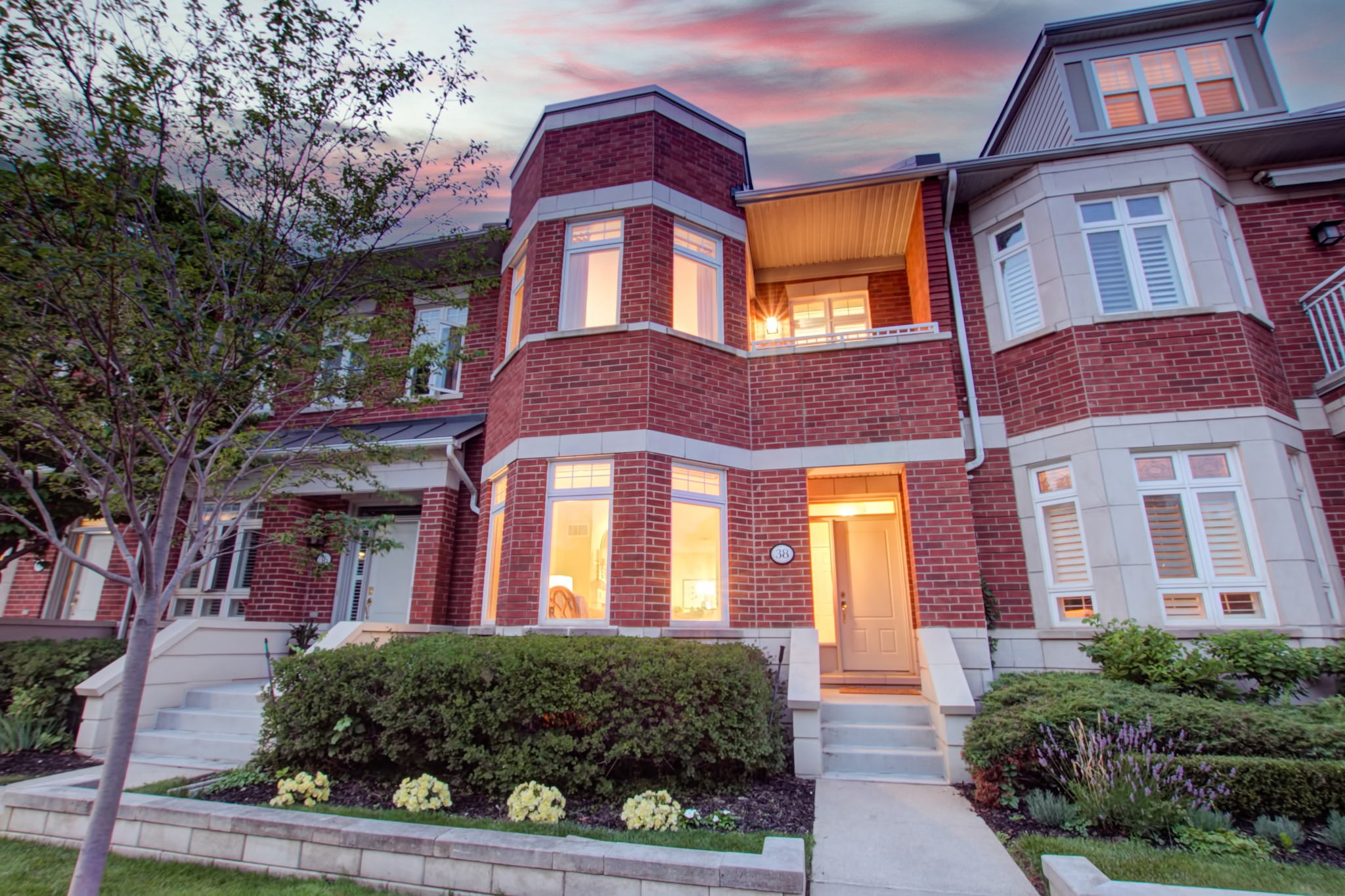 Port Credit Condo Townhome for sale: 3 bedroom 2,800 sq.ft. (Listed 2022-07-18)
