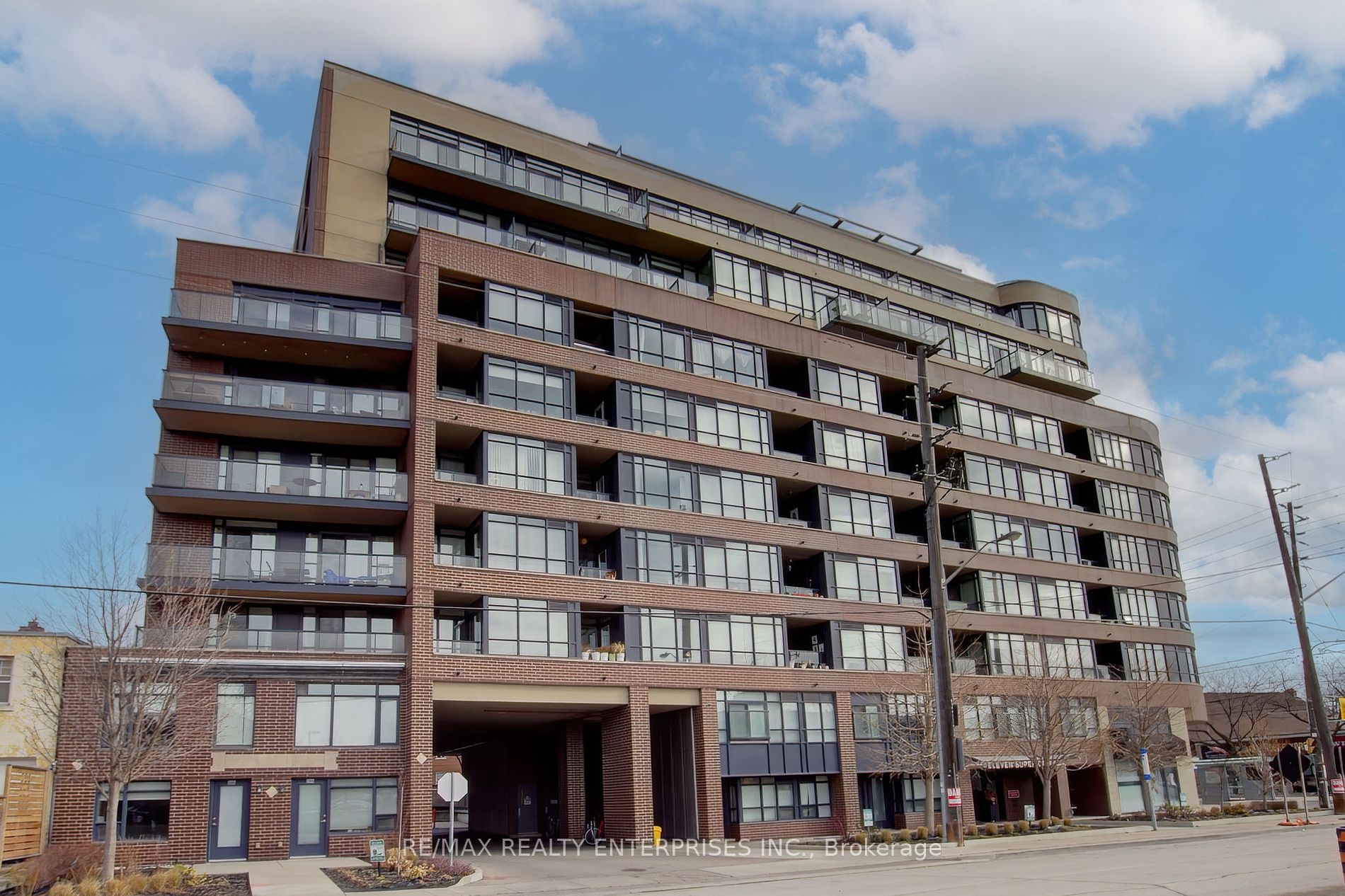 Mimico Condo Townhome for sale: 2 bedroom Laminate Floors (Listed 2024-07-08)