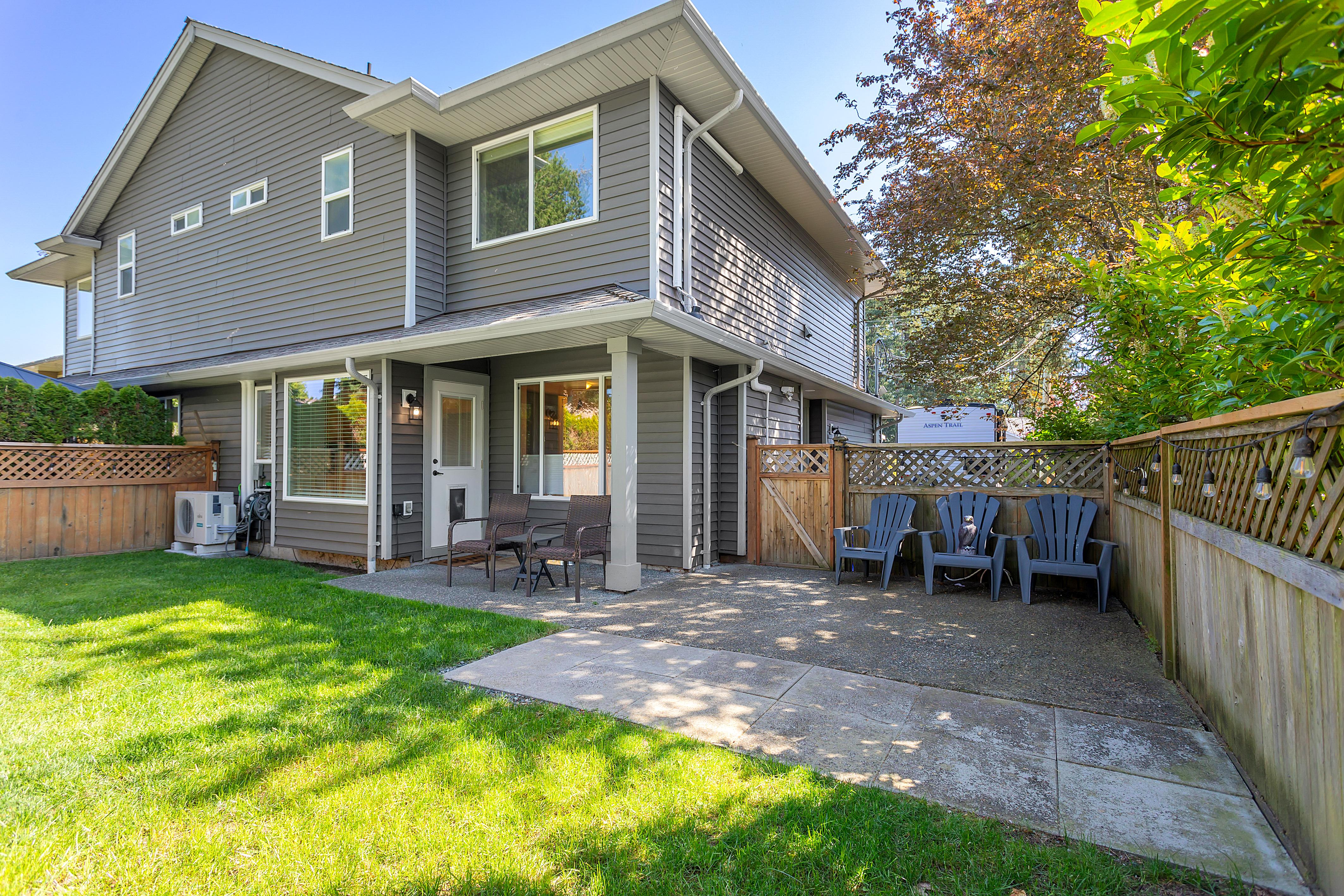 Uplands 2 storey - Main Level Entry for sale:  3 bedroom 1,452 sq.ft. (Listed 2026-04-27)