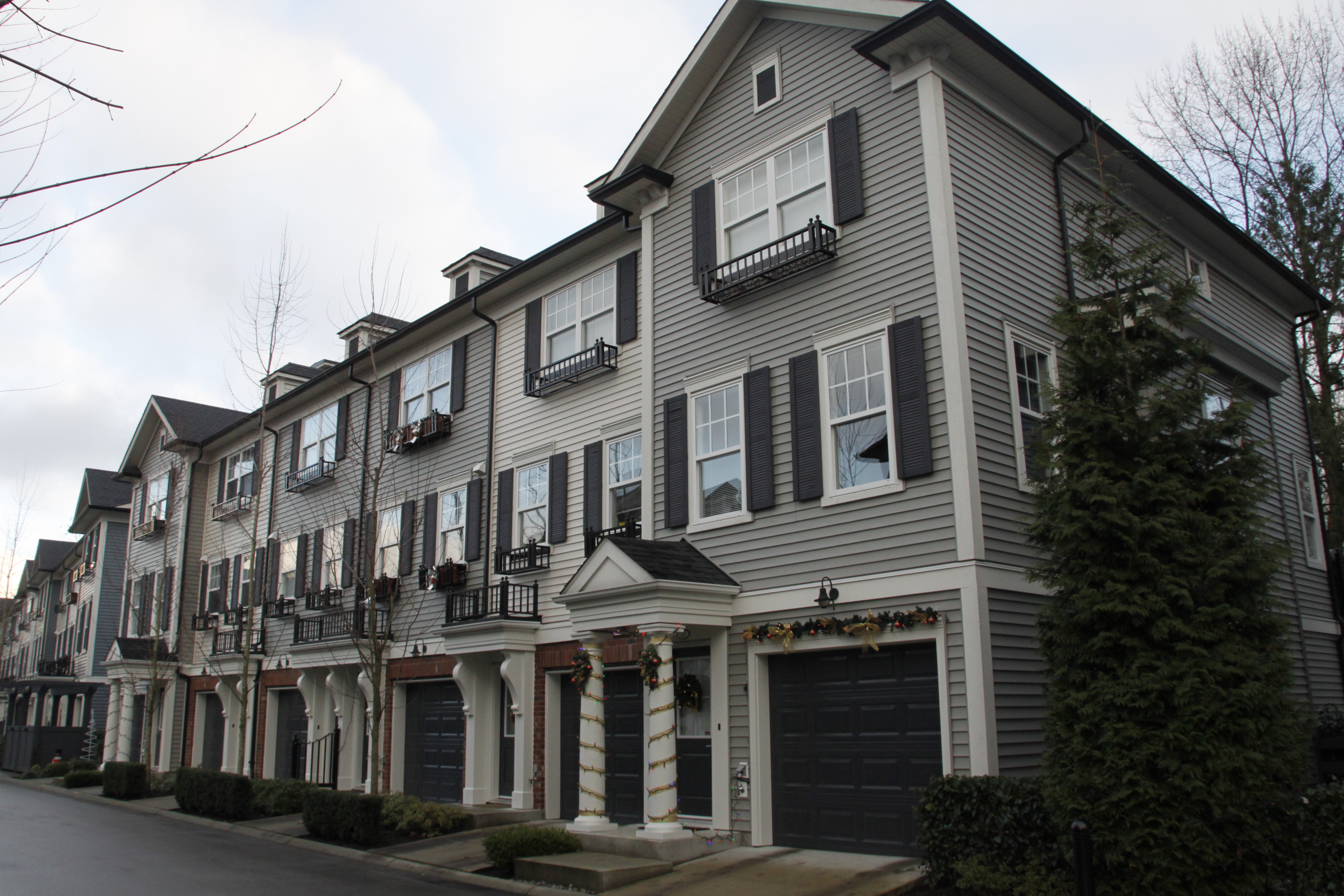 Central Pt Coquitlam Townhouse for sale: 2 bedroom 1,214 sq.ft. (Listed 2012-01-14)