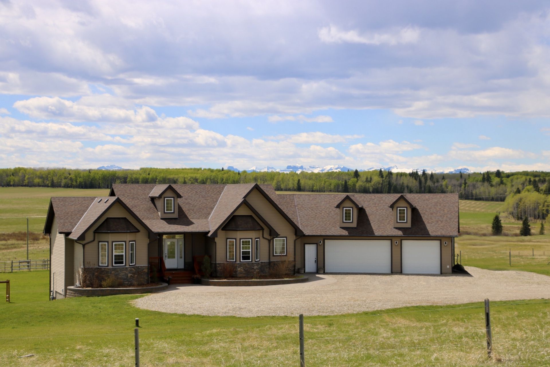 Rural Mountain View County, Water Valley,Agricultural Acreage Bungalow Walkout House for sale: 5 bedroom 1,920 sq.ft. (Listed 2020-05-19)