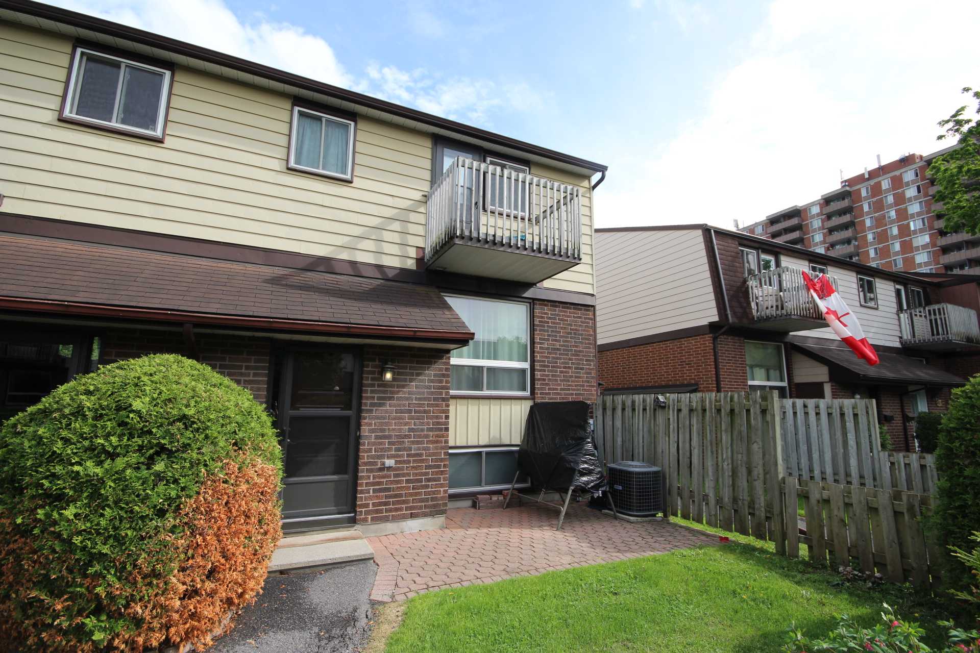 Vanier Townhouse for sale:  3 bedroom  (Listed 2022-05-28)