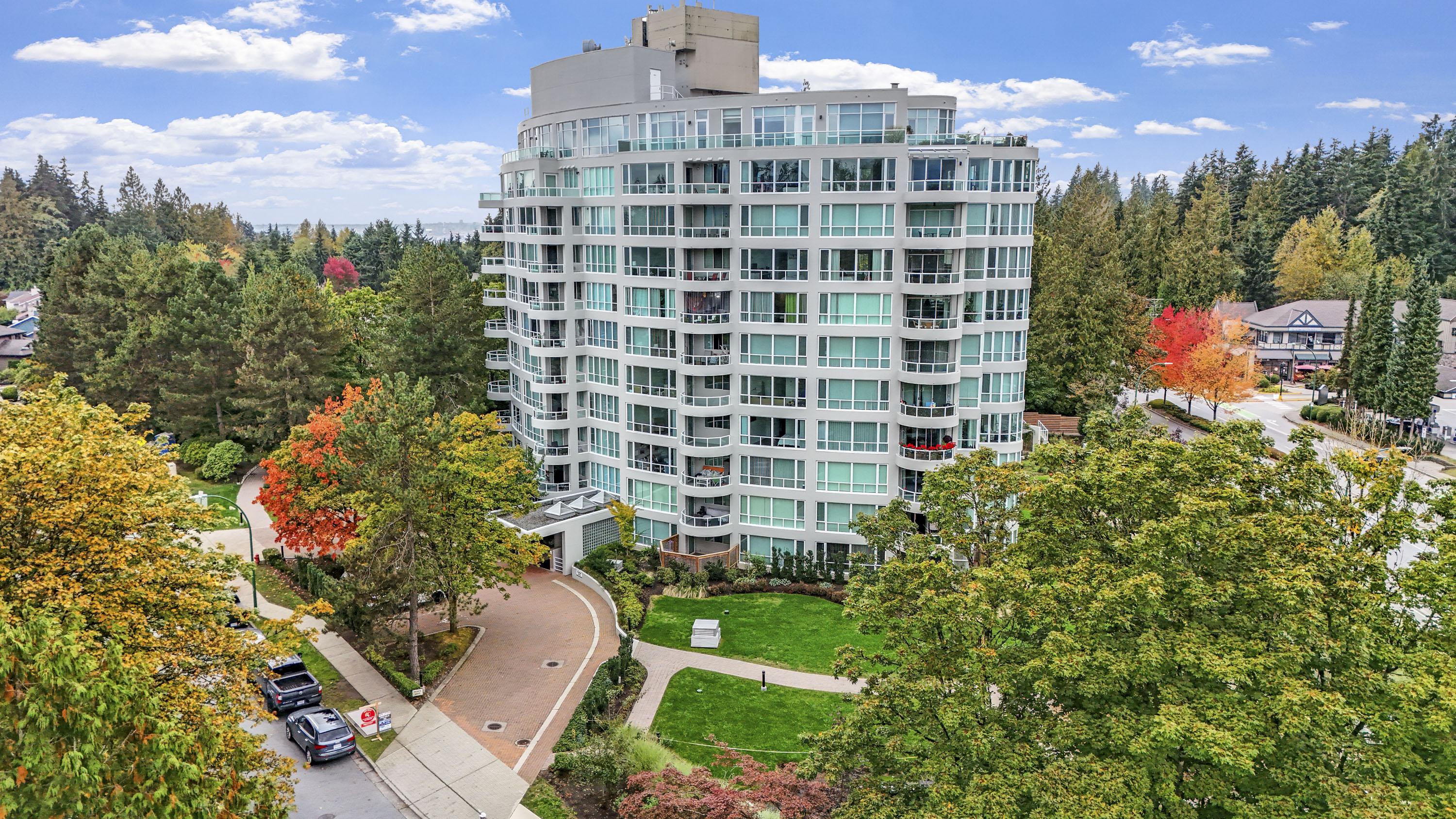 Roche Point/Seymour Apartment: Roche Point Towers 2 bedroom