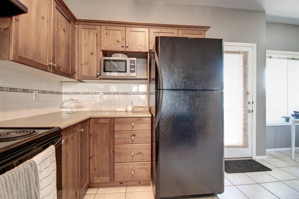 Luxstone Row/Townhouse for sale:  4 bedroom 1,211 sq.ft. (Listed 2022-07-15)