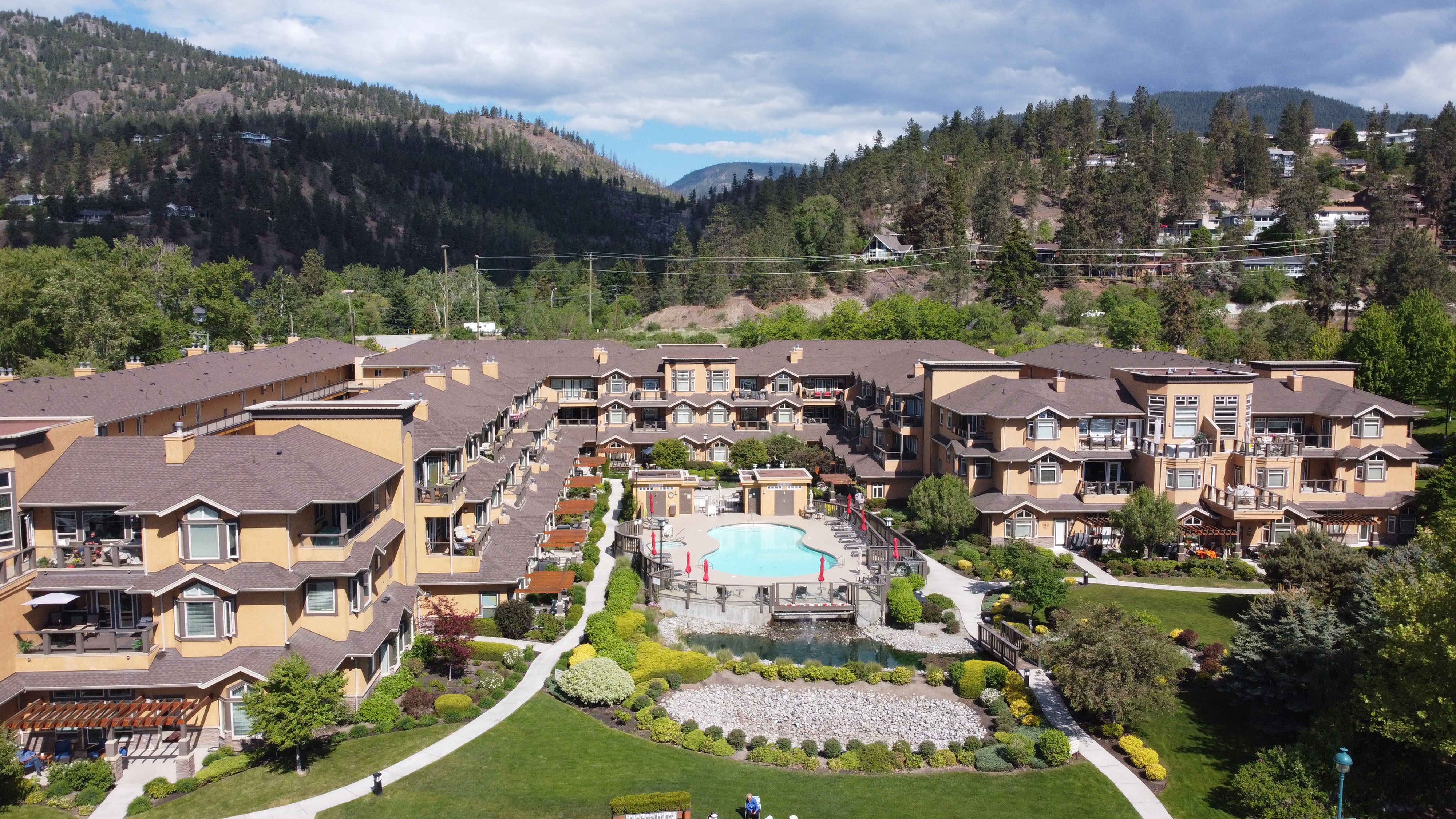 Beach Ave Apartment for sale: Lakeshore Gardens 3 bedroom 1,748 sq.ft. (Listed 2021-05-22)