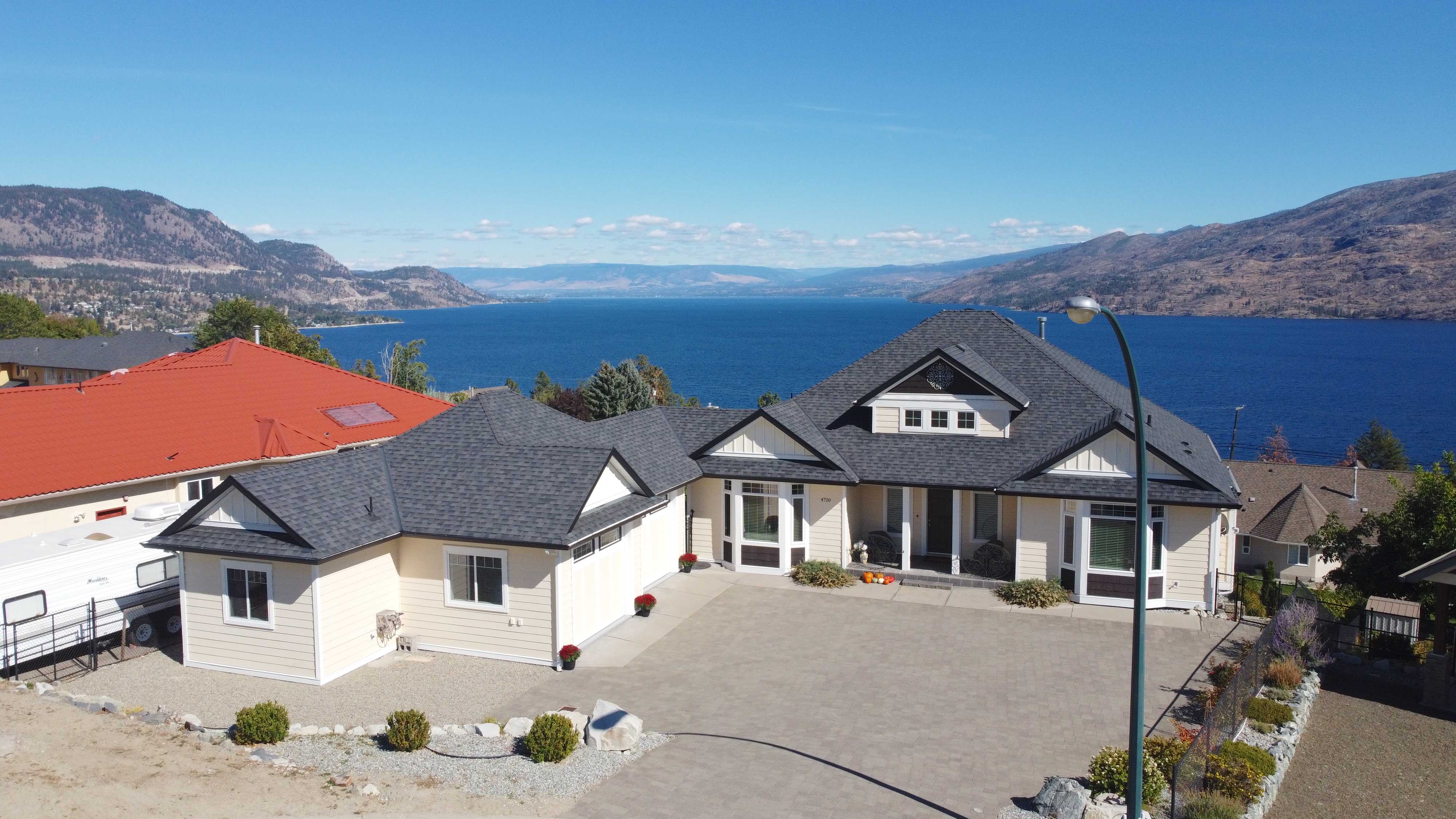 Peachland House for sale:  4 bedroom 3,837 sq.ft. (Listed 2021-10-02)