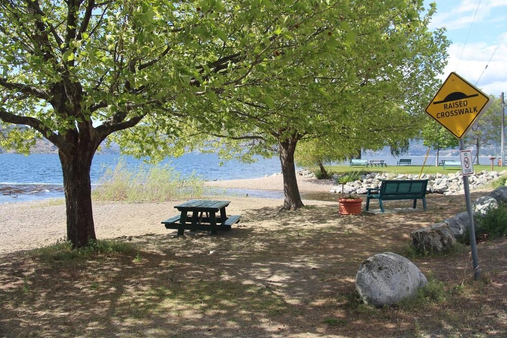 Peachland Condo for sale Lakeshore Gardens 2 bedroom 1,306 sq.ft