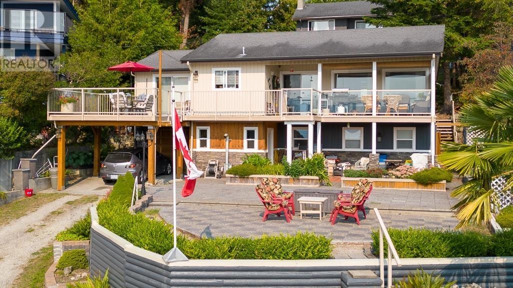 Pender Harbour Egmont Single Family Residence for sale:  5 bedroom 2,314 sq.ft. (Listed 2025-03-19)