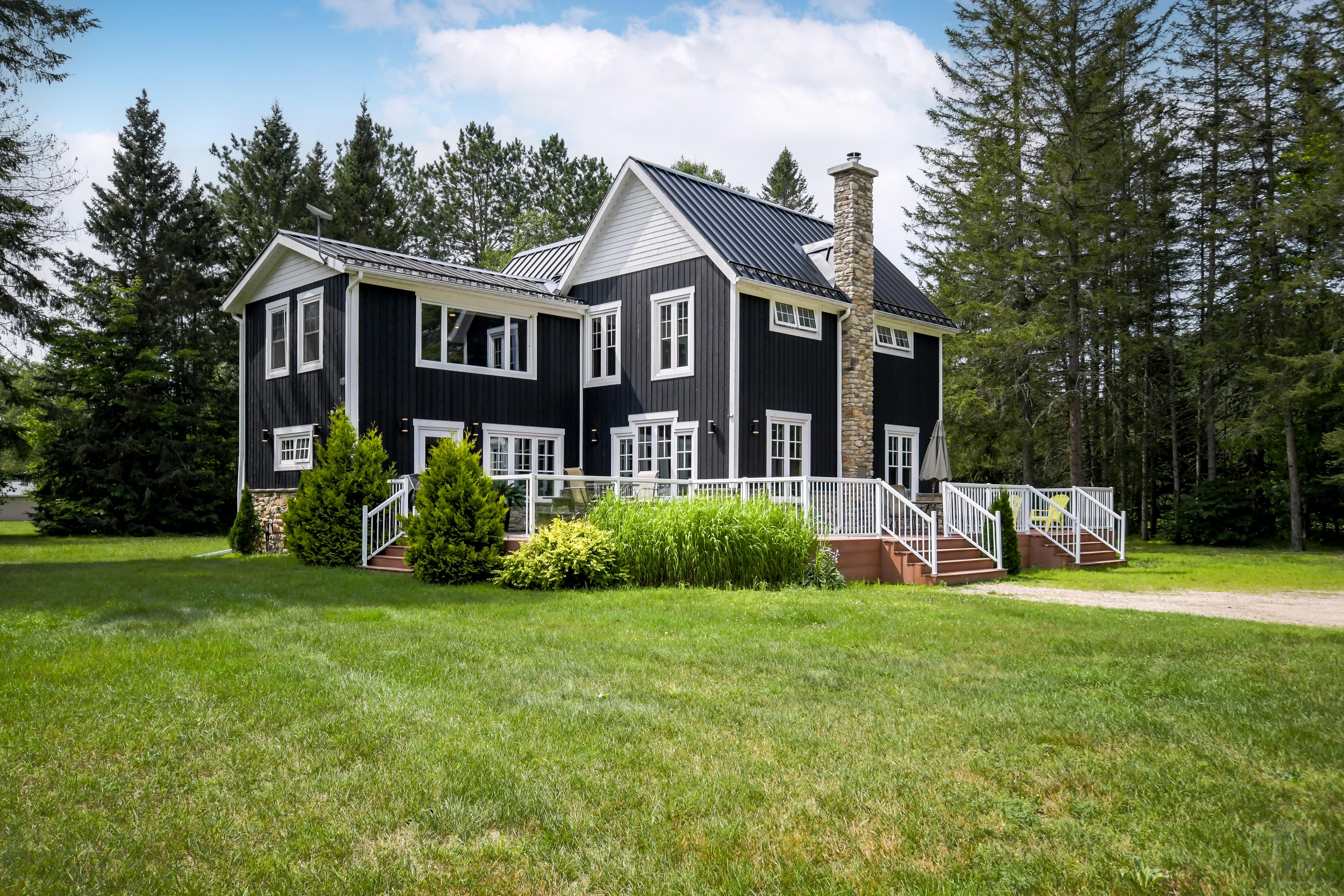 12 Emsdale Lake Road