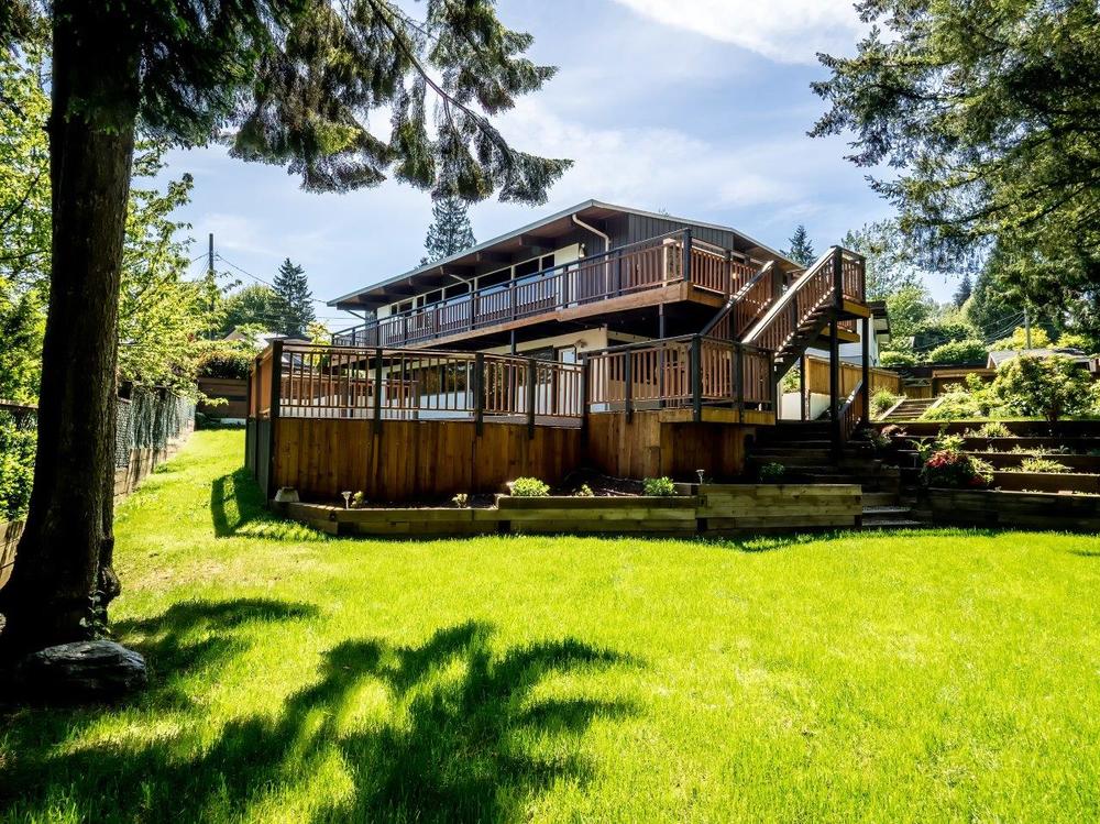 DollartonDeep Cove House for sale DollartonDeep Cove 4 bedroom 2 sq