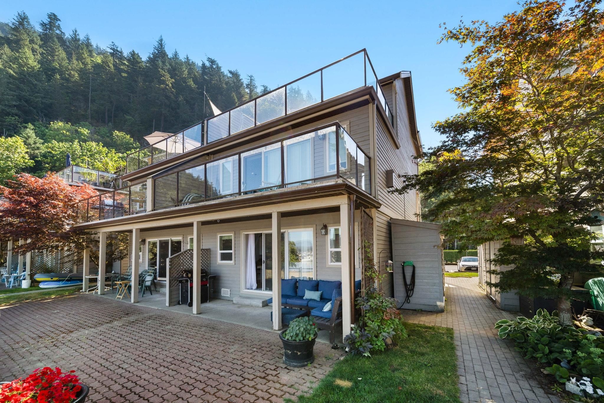 Harrison Hot Springs Townhouse for sale:  1 bedroom 646 sq.ft. (Listed 2025-09-19)
