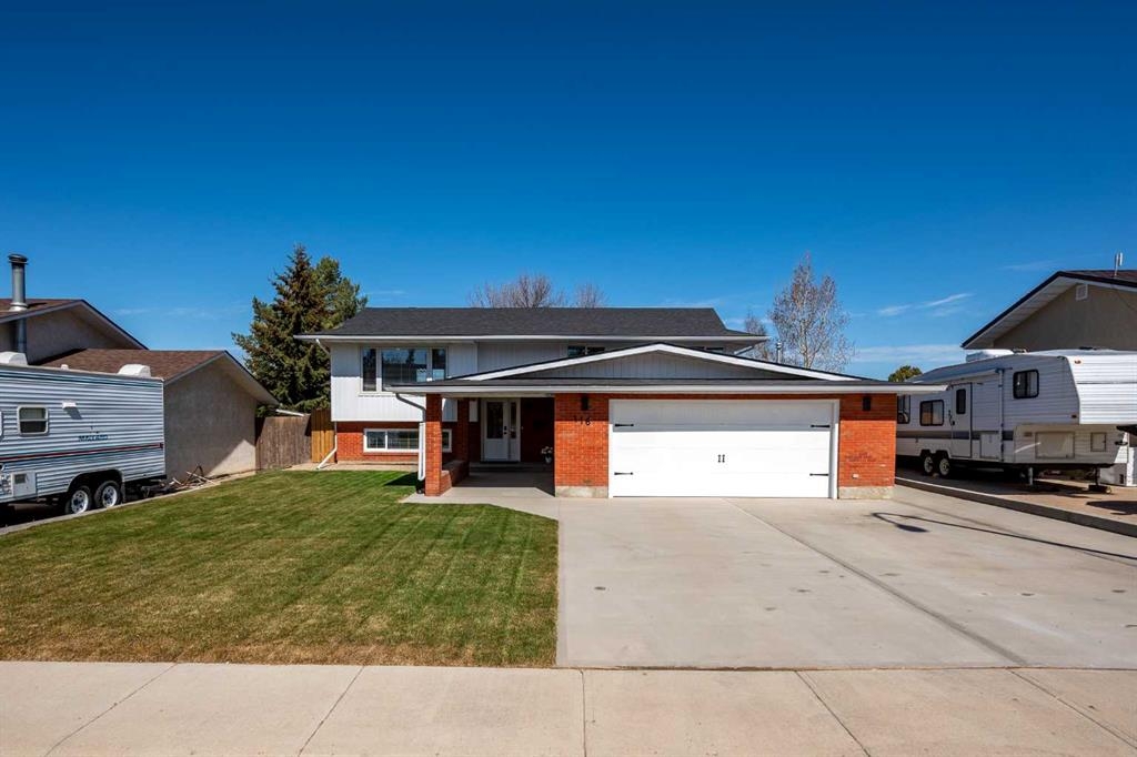 SE Southridge Detached for sale: 5 bedroom 1,106 sq.ft. (Listed 2025-04-17)