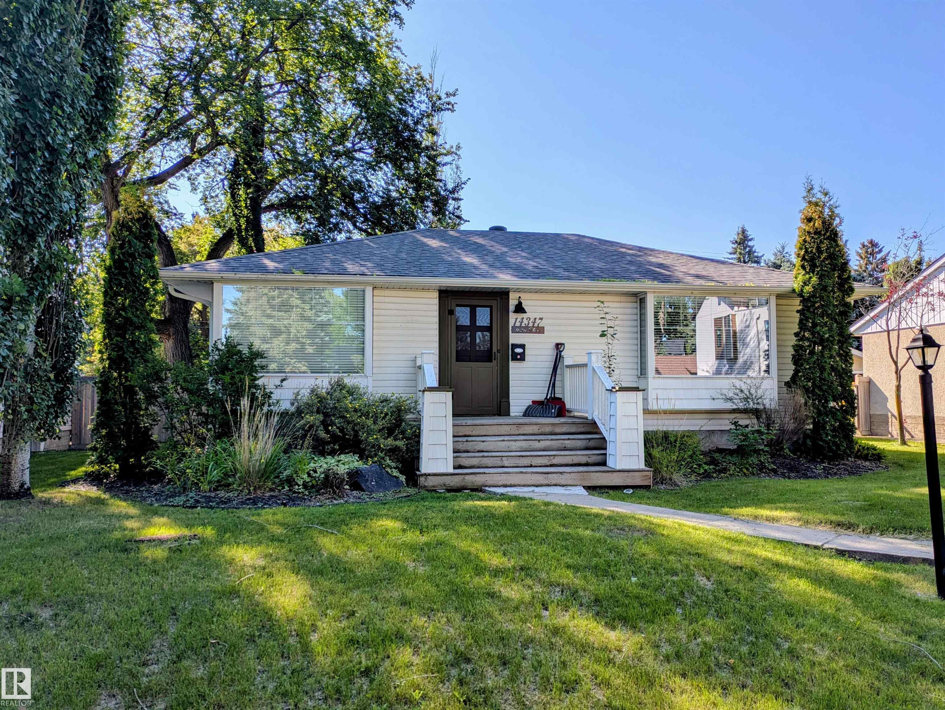 Parkview Detached Single Family for sale:  4 bedroom 922.47 sq.ft. (Listed 2025-12-07)