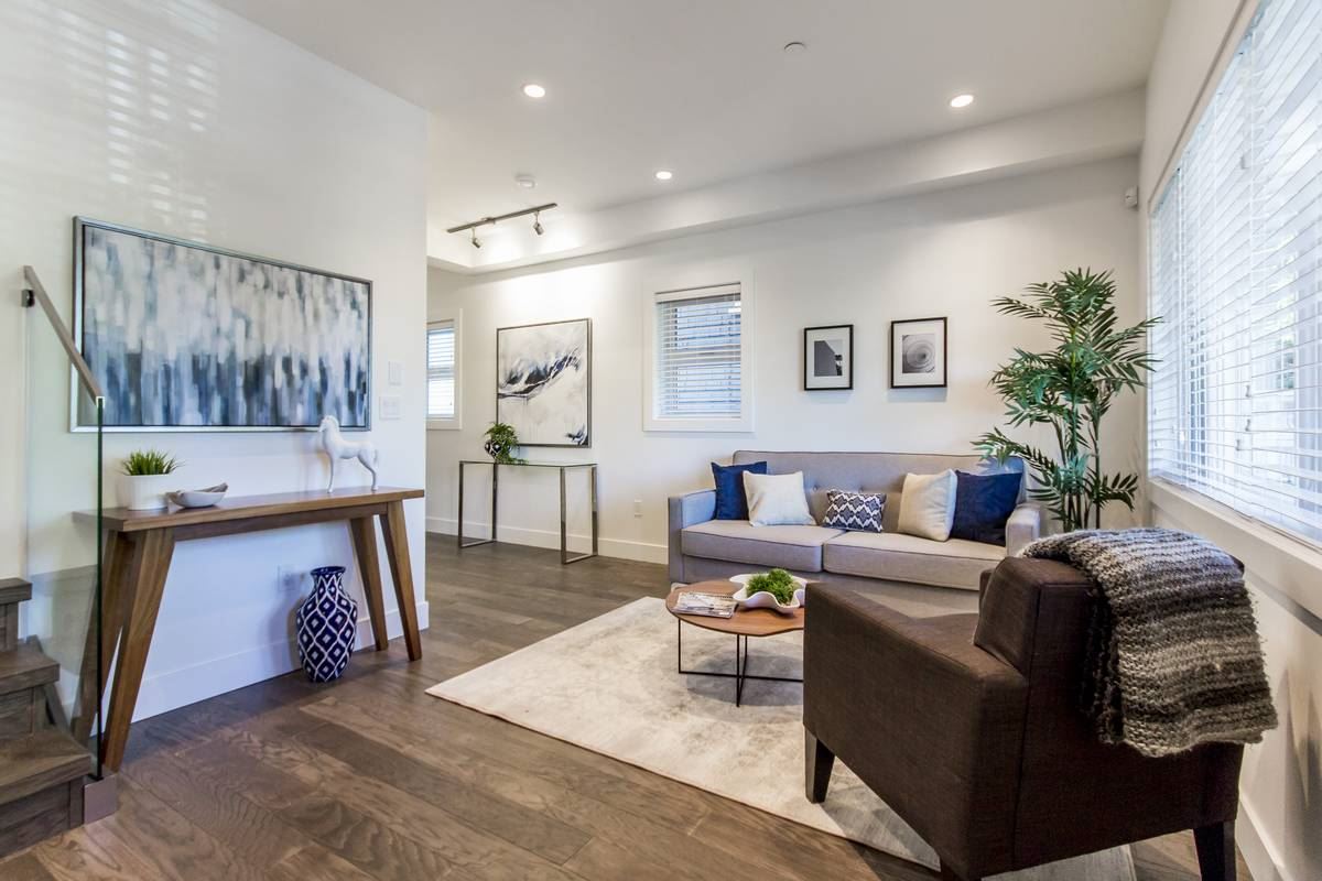 Mount Pleasant VE Duplex for sale: 4 bedroom 1,545 sq.ft. (Listed 2017-11-14)