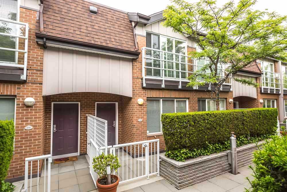 Kerrisdale Townhouse for sale: 2 bedroom 1,275 sq.ft. (Listed 2018-04-11)