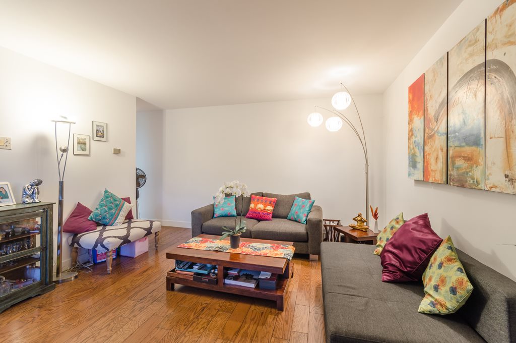 Central Lonsdale Condo for sale:  2 bedroom 961 sq.ft. (Listed 2016-07-14)