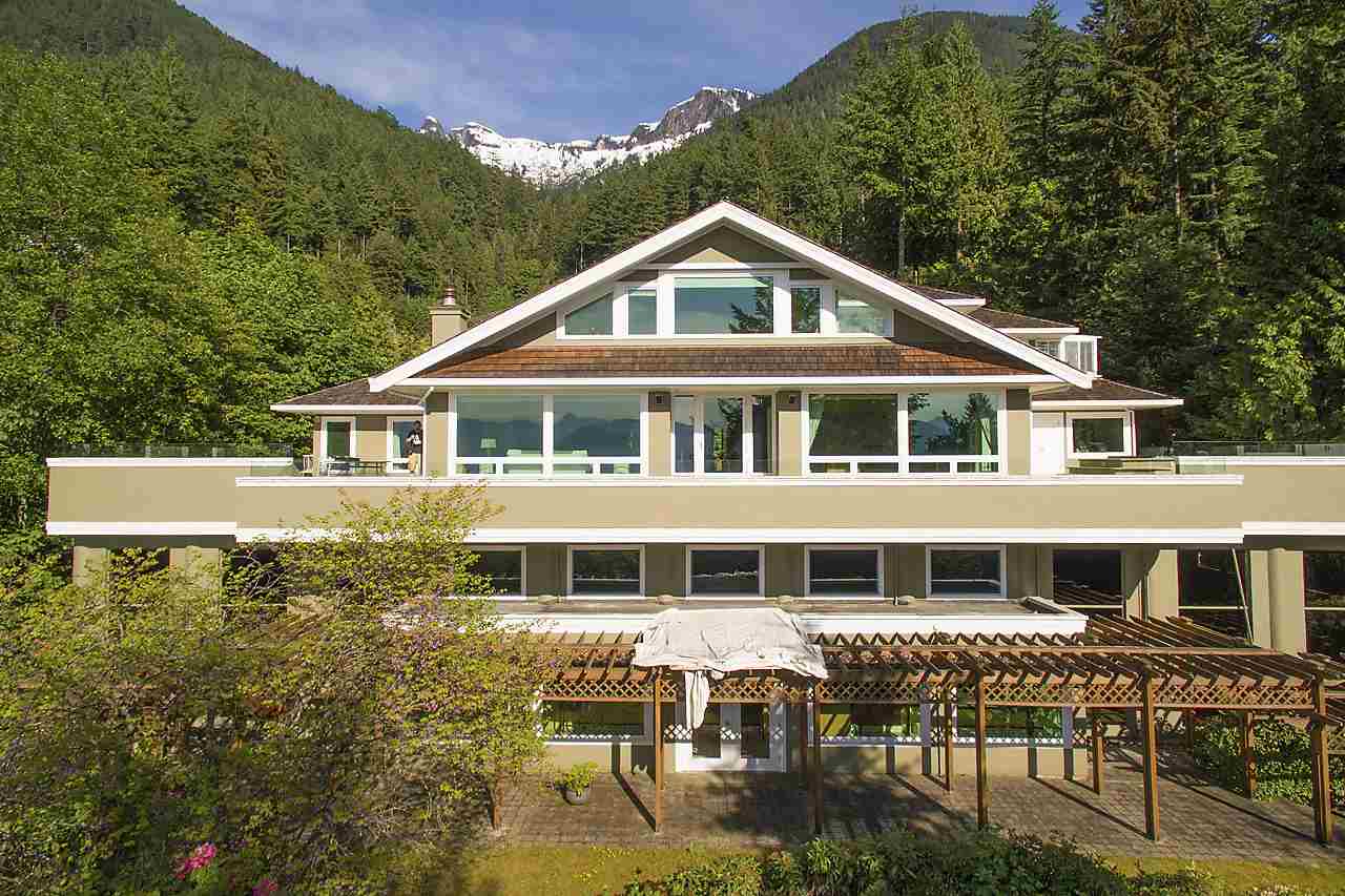 Lions Bay House for sale:  6 bedroom 13,073 sq.ft. (Listed 2017-08-07)