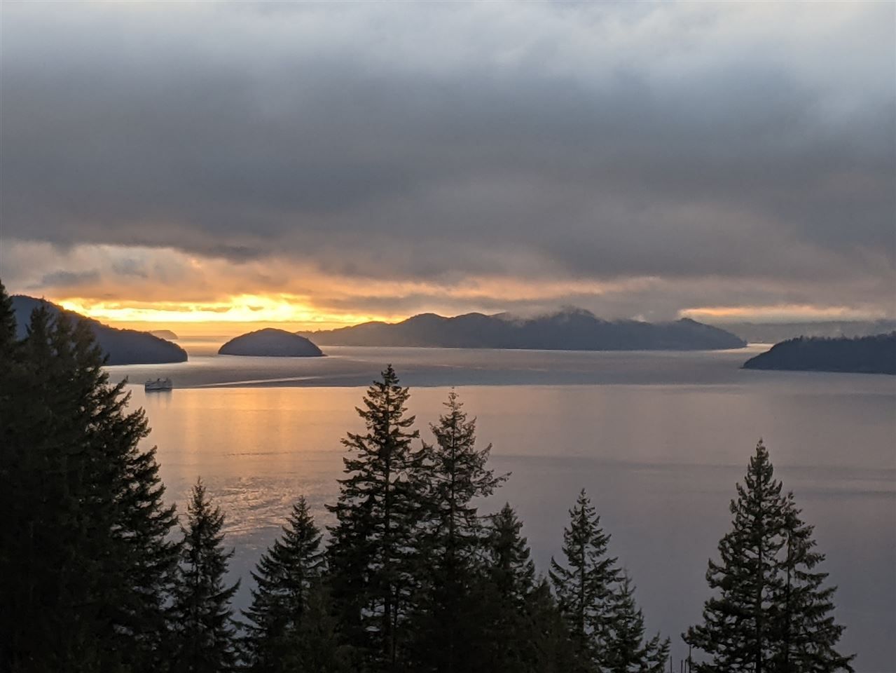 Lions Bay House/Single Family for sale:  5 bedroom 2,716 sq.ft. (Listed 2020-10-21)