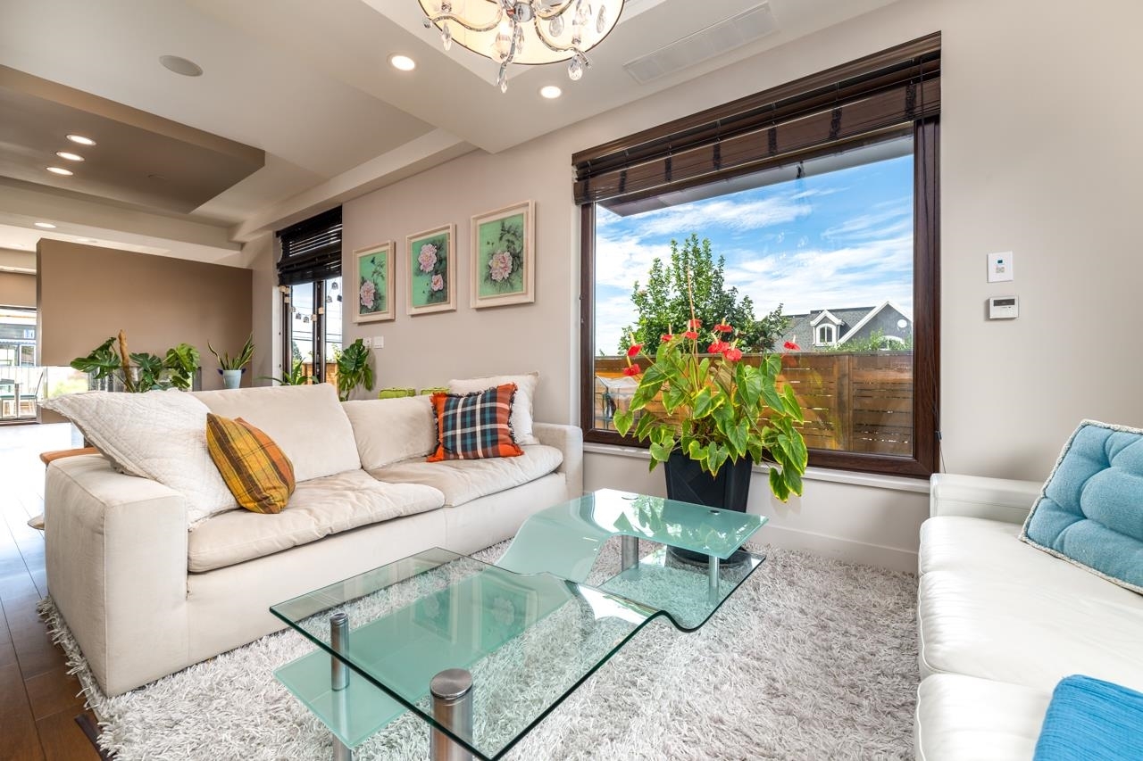 Upper Lonsdale Single Family Residence for sale:  5 bedroom 4,266 sq.ft. (Listed 2025-03-18)