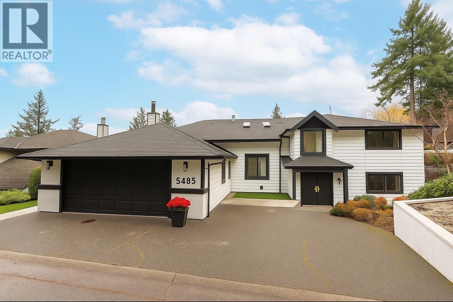 West Vancouver House for sale: 6 bedroom 4,283 sq.ft. (Listed 2026-06-11)