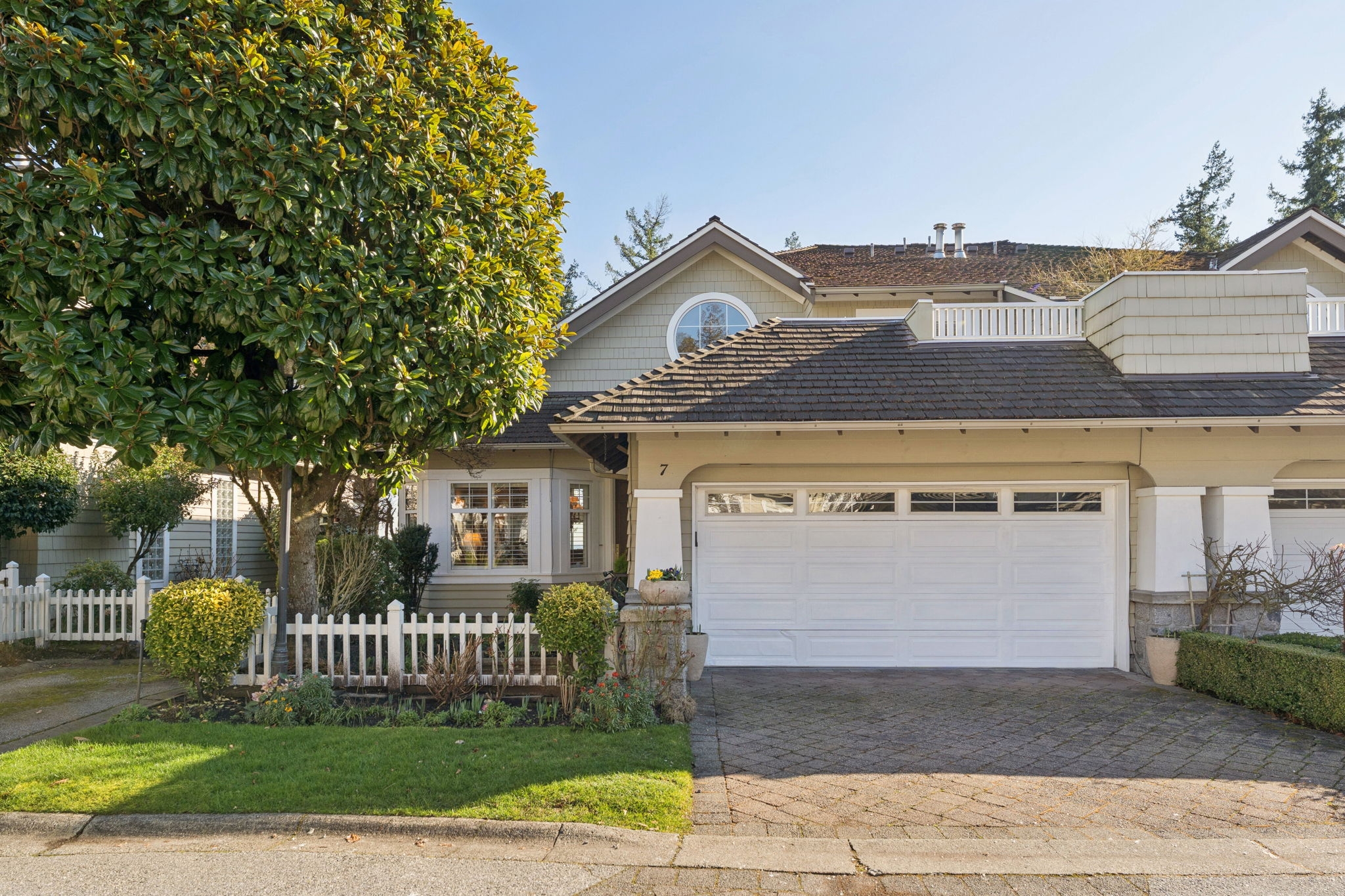 Upper Caulfeild 1/2 Duplex: Edenshaw 3 bedroom