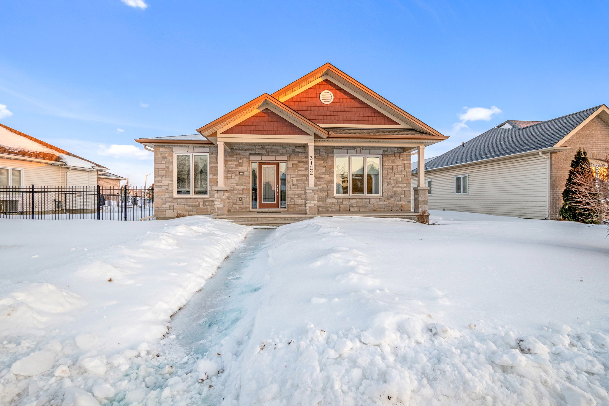 Findlay Creek Bungalow for sale 3 bedroom Findlay Creek Bungalow for sale 3 bedroom