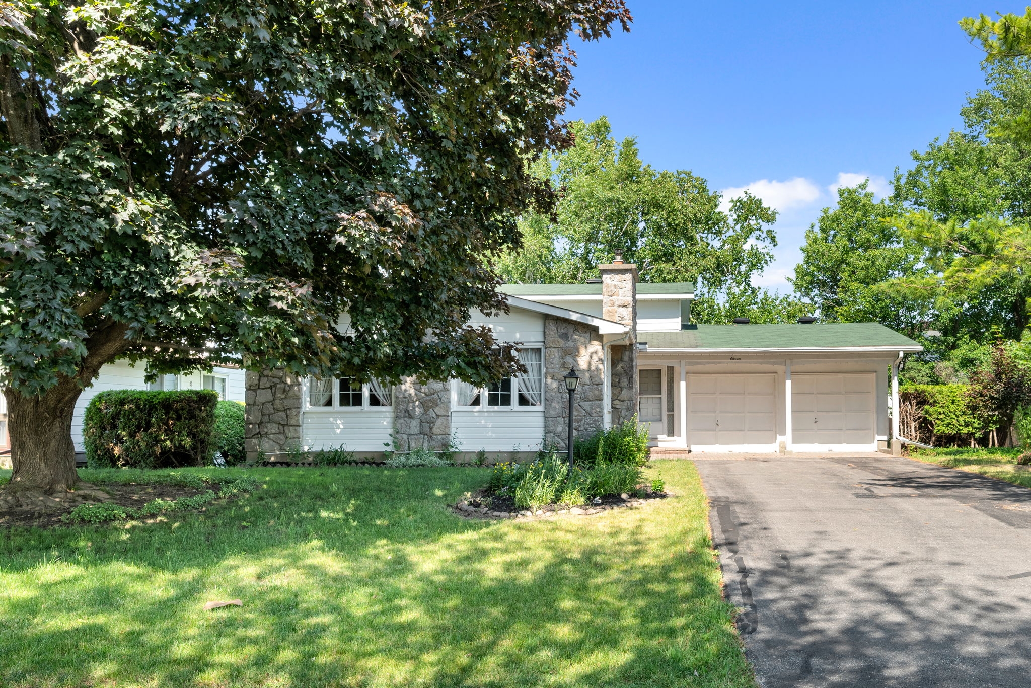 Crestview Detached | 3 Storey for sale:  3 bedroom  (Listed 2025-06-30)