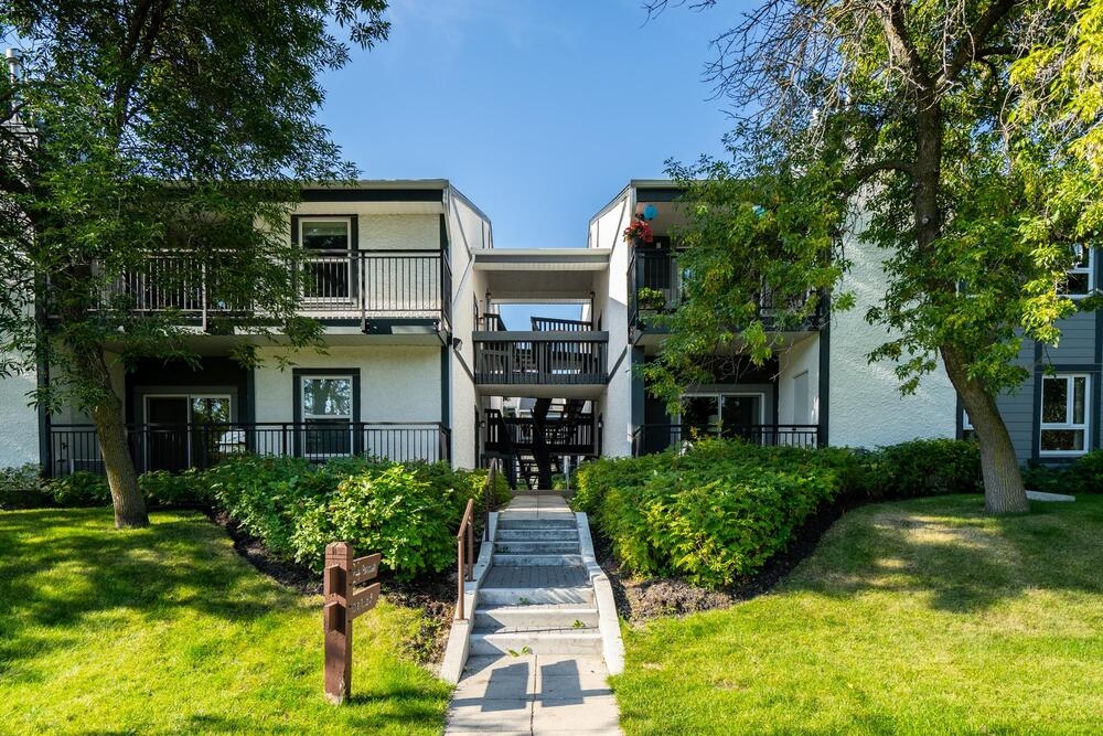 Tuxedo Condo for sale Terraces of Tuxedo 1 bedroom 834 sq.ft. (Listed