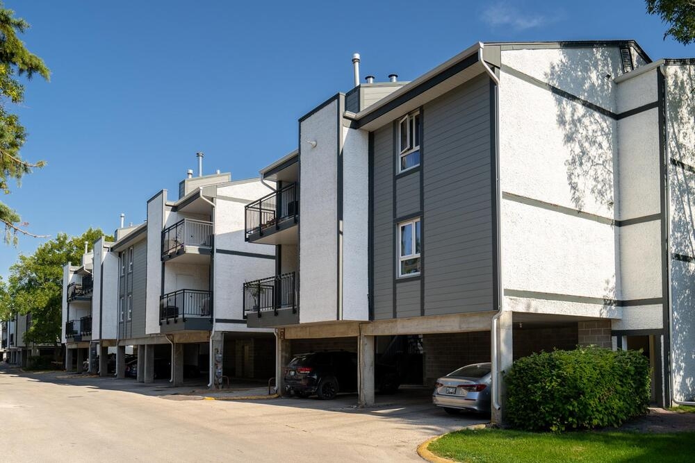 Tuxedo Condo for sale Terraces of Tuxedo 1 bedroom 834 sq.ft. (Listed