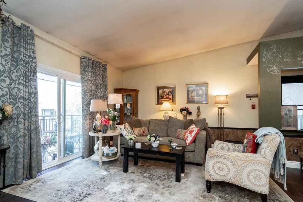 Tuxedo Condo for sale Terraces of Tuxedo 1 bedroom 834 sq.ft. (Listed