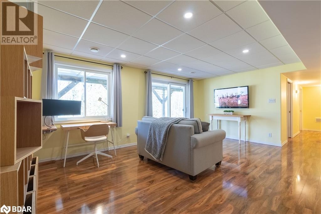Tay Twp Office for sale:   2,425 sq.ft. (Listed 2024-05-28)