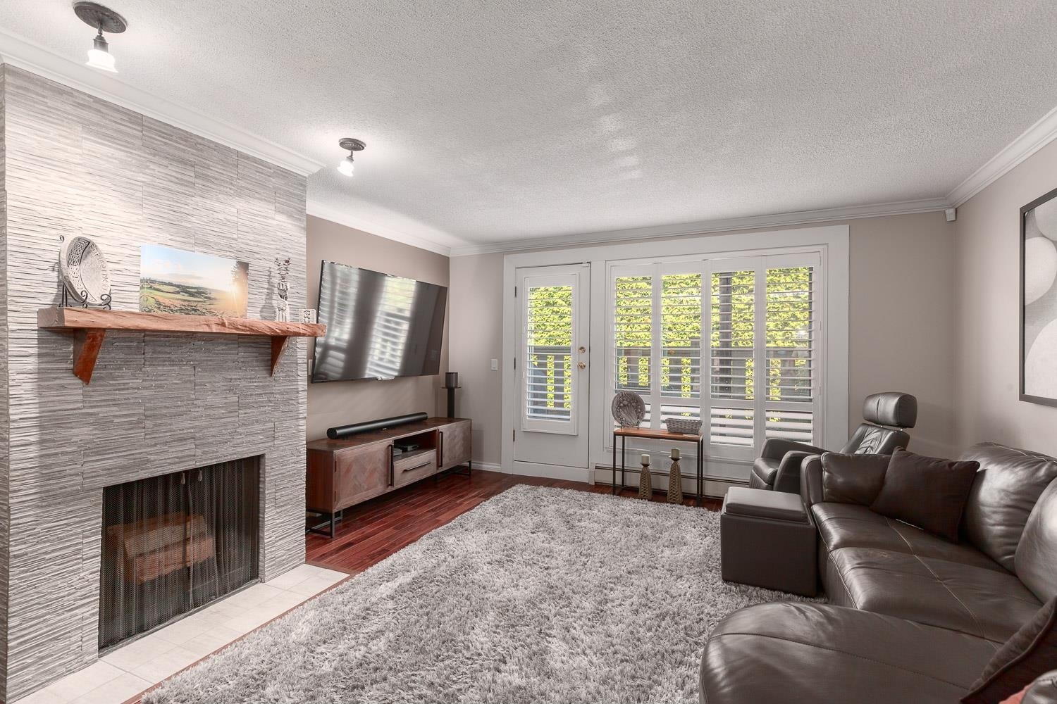 105 2455 YORK AVENUE