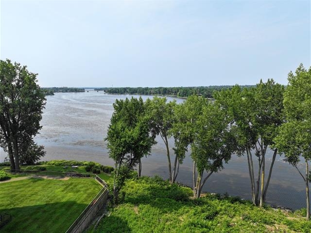 Pierrefonds/Central East Apartment for sale:  4 bedroom  (Listed 2024-08-09)