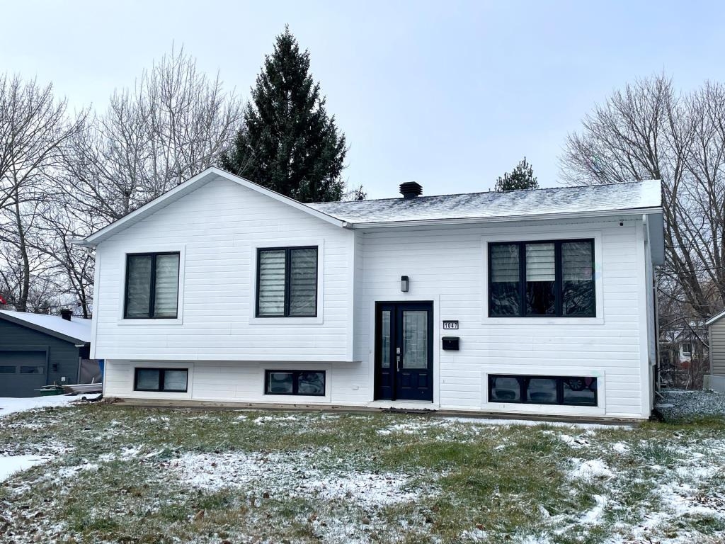 1047 Rue de L'Acadie