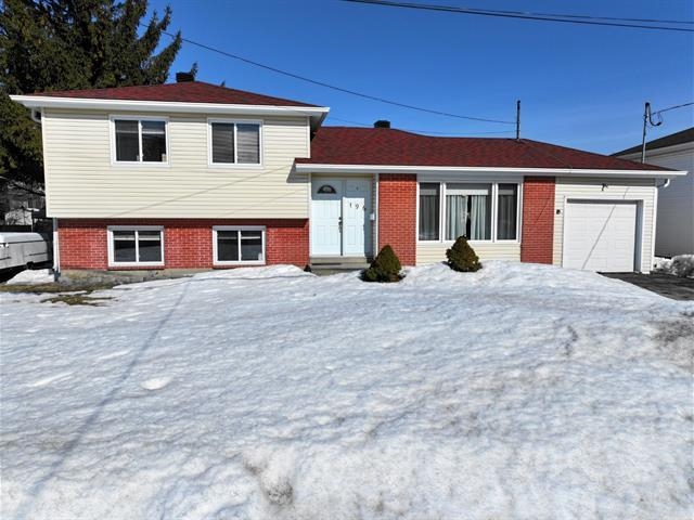 Pincourt Single Family:  5 bedroom