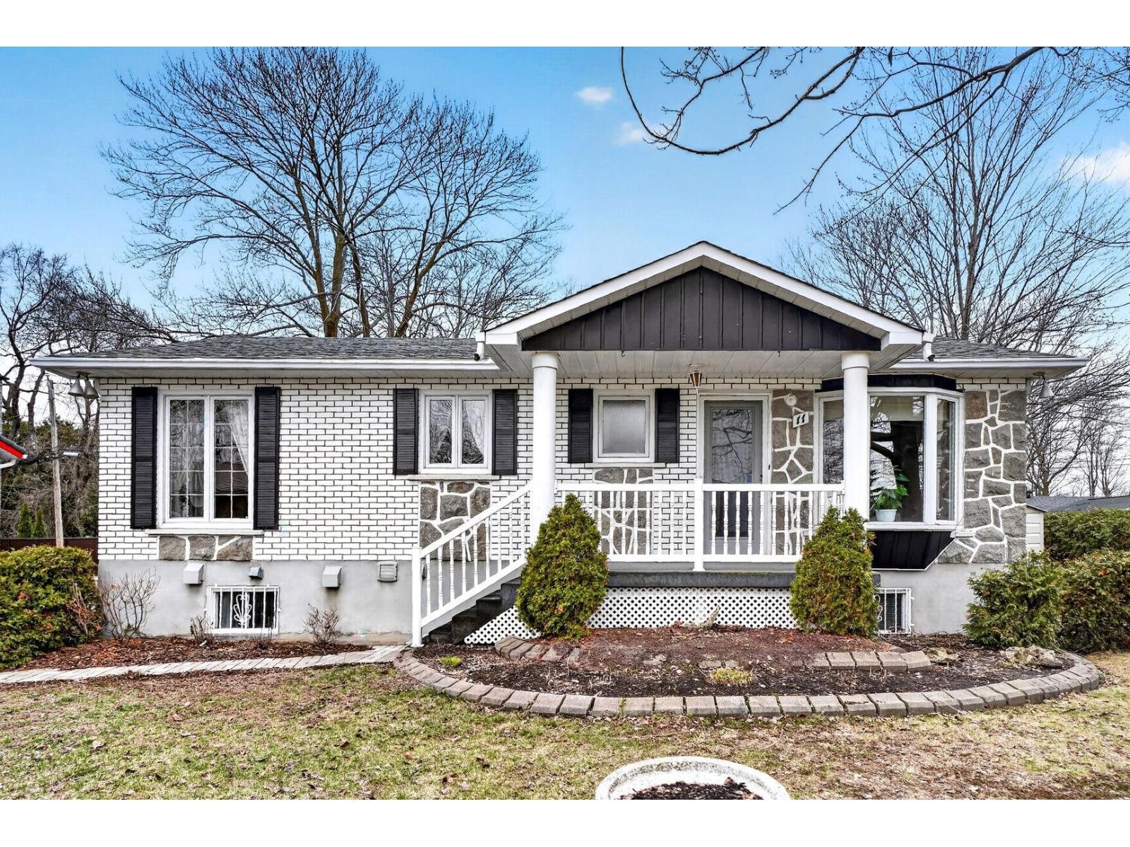 11 Rue Lucien-Paquette