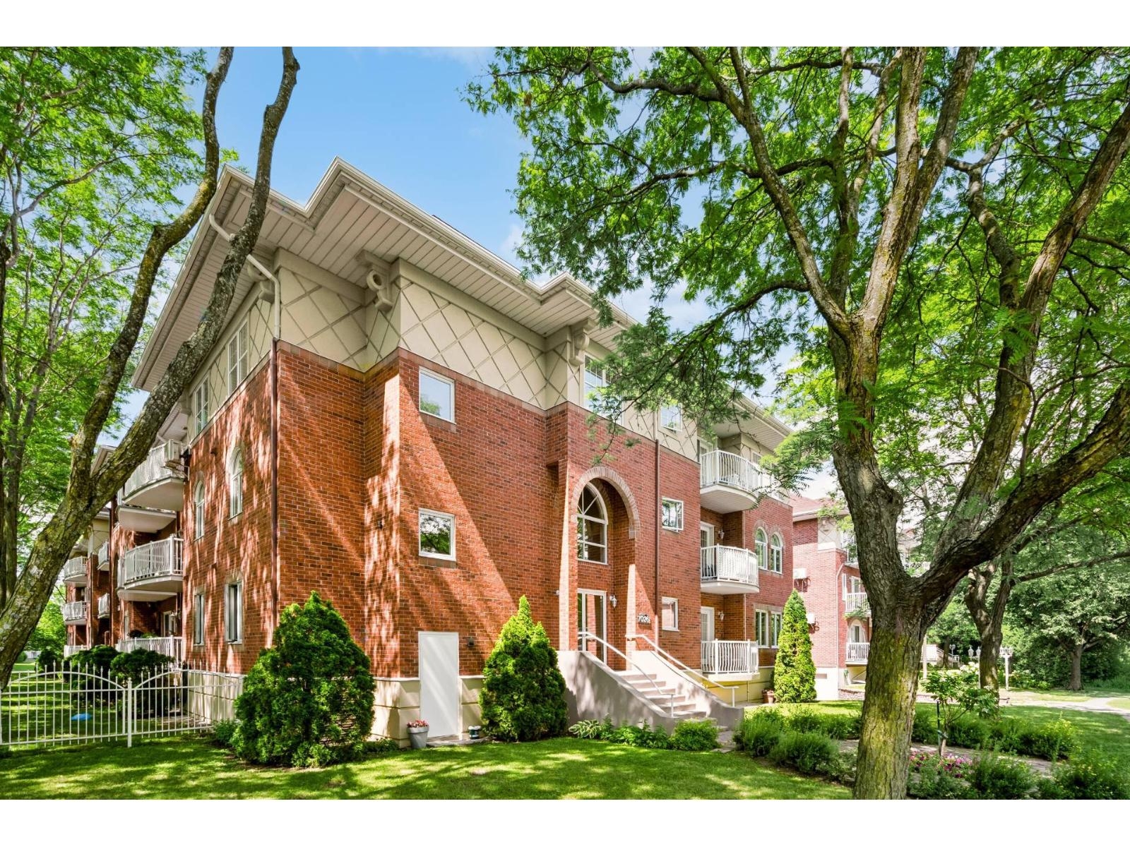 Montréal (LaSalle) Apartment for sale: 2 bedroom (Listed 2026-07-24)