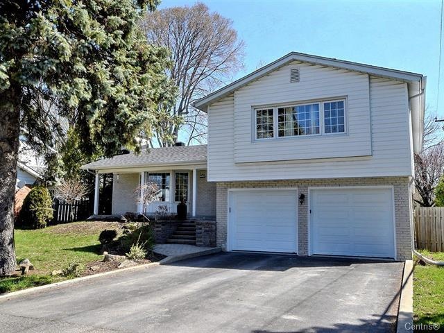 Beaconsfield Detached:  5 bedroom