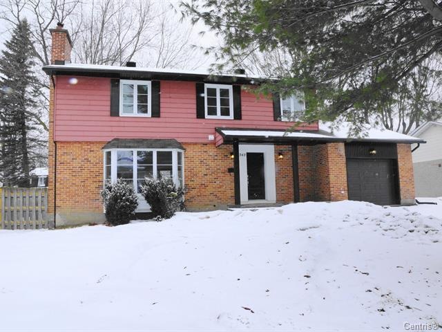 Beaconsfield Detached:  5 bedroom