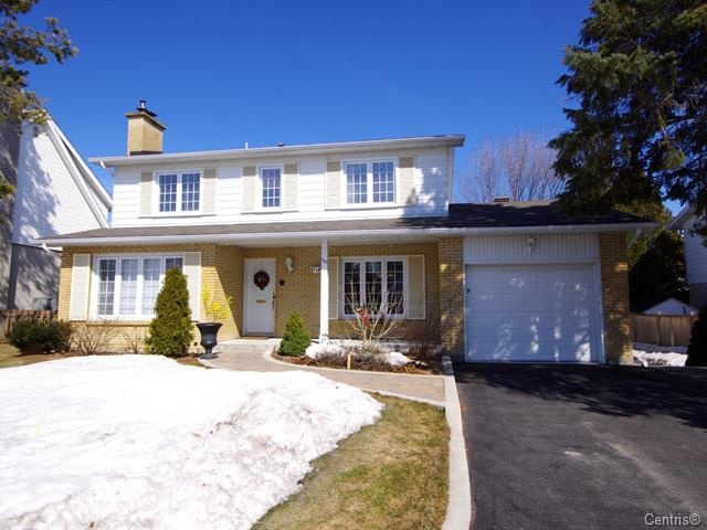 Beaconsfield Detached:  4 bedroom
