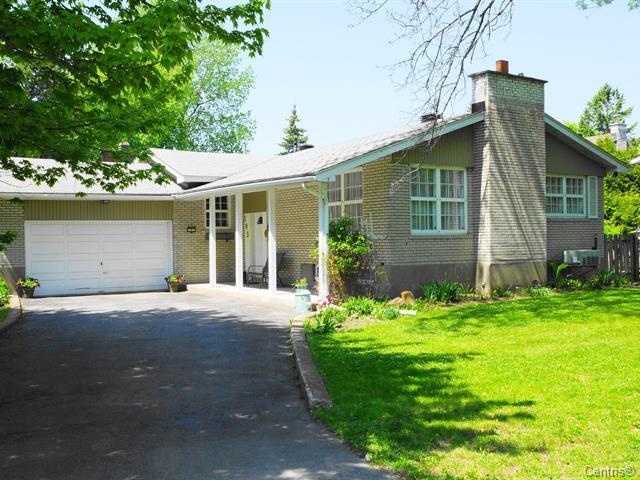 Beaconsfield Detached:  4 bedroom