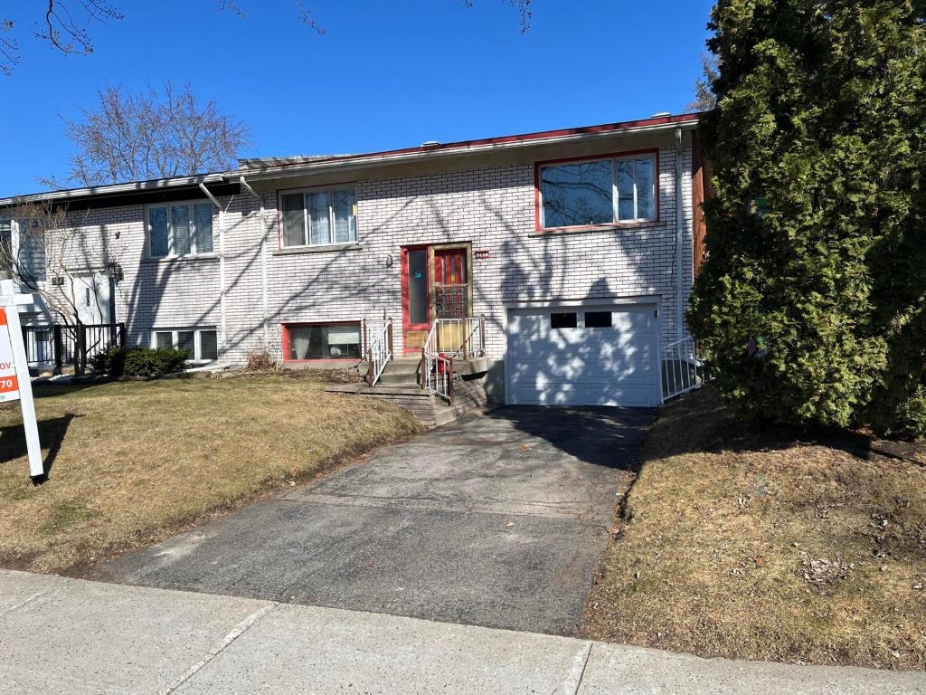 Montréal (LaSalle)  Famille unifamiliale:  3 bedroom