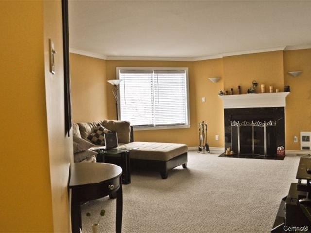 Pierrefonds-Roxboro Apartment:  2 bedroom