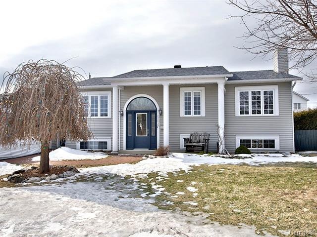 McMasterville House:  4 bedroom