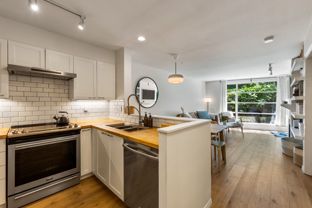 Kitsilano  Apartment/Condo for sale: SEAGATE  1 bedroom 704 sq.ft. (Listed 2024-07-02)