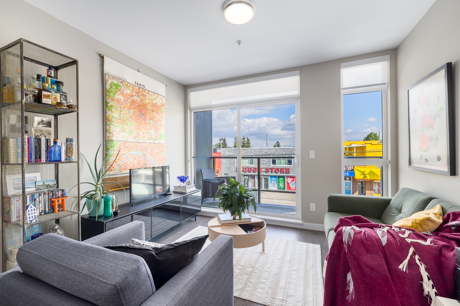 Killarney  Apartment for sale: Vic 49 1 bedroom  Stainless Steel Appliances, Laminate Floors 513 sq.ft. (Listed 2024-09-23)