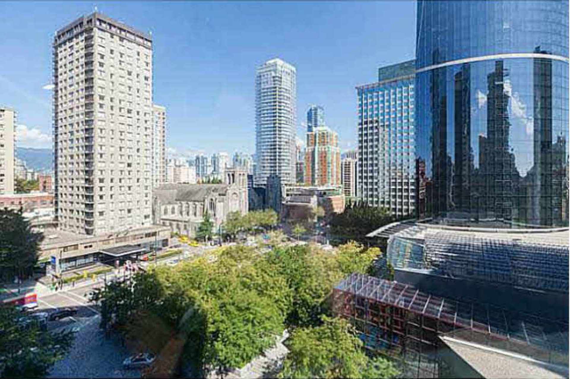 DOWNTOWN  Condo for sale: Sheraton Wall Centre  427 sq.ft. (Listed 2020-08-07)